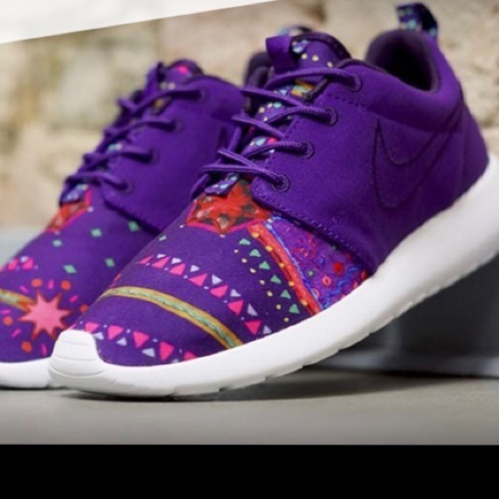 Limited edition discontinued Nike Roshes!!!!